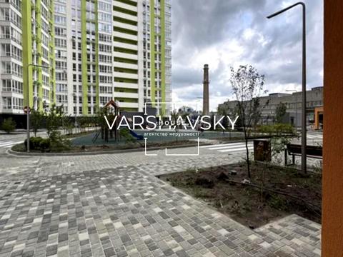 комерційна за адресою Олеся Бердника вул., 1