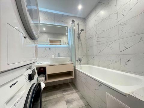 квартира по адресу Боголюбова ул., 18