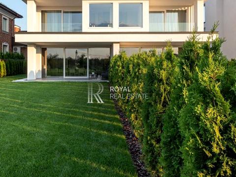 будинок за адресою Лютнева вул.