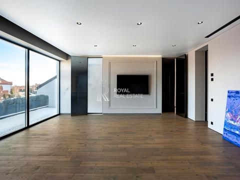 будинок за адресою Лютнева вул.