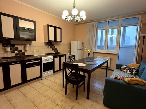 квартира за адресою Воскресенська вул., 12-В