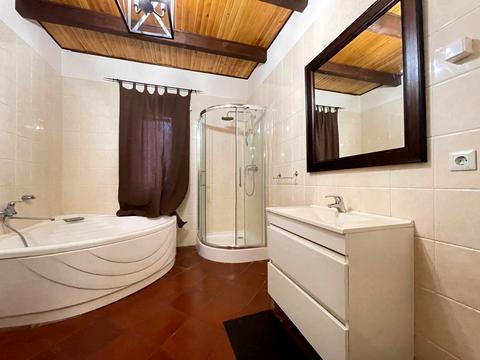 будинок за адресою Анатолія Солов'яненка вул.