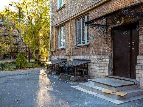 комерційна за адресою Джона Маккейна вул. (Івана Кудрі), 36