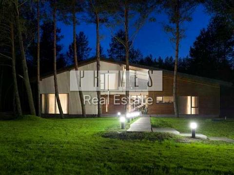 будинок за адресою Вишнева вул.