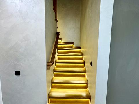 будинок за адресою Ярослава Стецька вул.