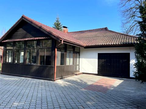 будинок за адресою смт. Козин, Олександрівська вул.