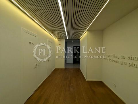 комерційна за адресою Спаська вул., 5