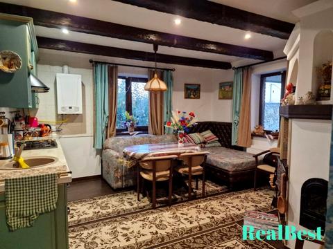 будинок за адресою Центральна, 1