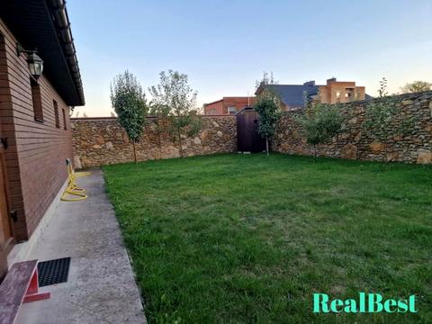 будинок за адресою Центральна, 1