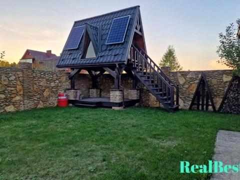 будинок за адресою Центральна, 1