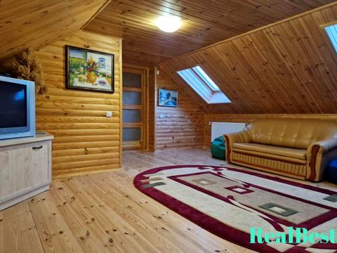 будинок за адресою Центральна, 1