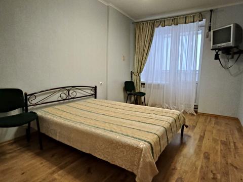 квартира за адресою Алана Шепарда вул. (Суворова), 14