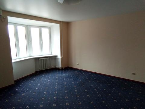 комерційна за адресою Хрещатик вул., 4