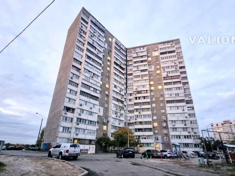 квартира за адресою Ревуцького вул., 4