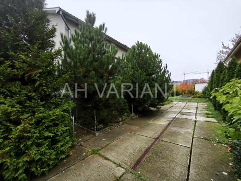 будинок за адресою Возз'єднання