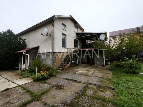 будинок за адресою Возз'єднання