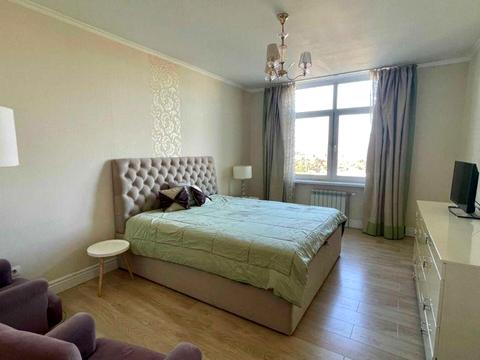 квартира за адресою Авіаконструктора Ігоря Сікорського вул. (Танкова), 4-В