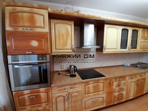 квартира за адресою Анни Ахматової вул., 31