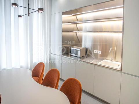 комерційна за адресою Бульварно-Кудрявська вул. (Воровського), 51