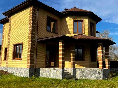 будинок за адресою Центральна, 1