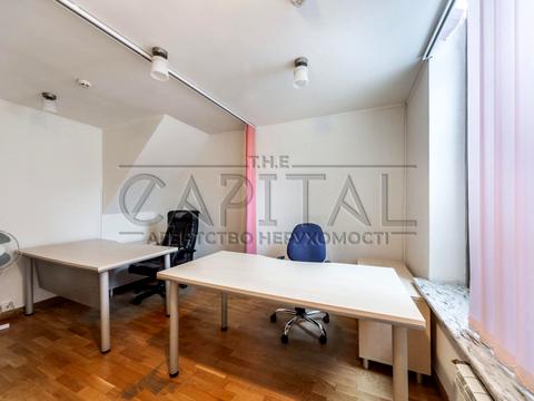 комерційна за адресою Володимирська вул., 49-А