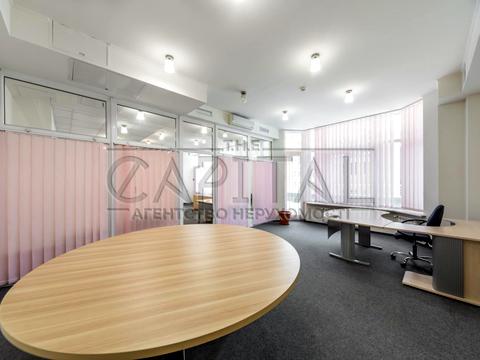 комерційна за адресою Володимирська вул., 49-А