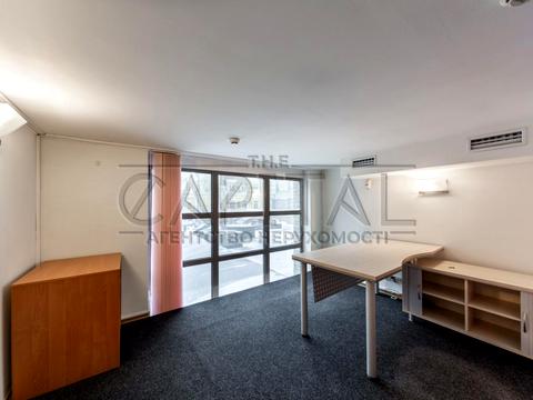 комерційна за адресою Володимирська вул., 49-А