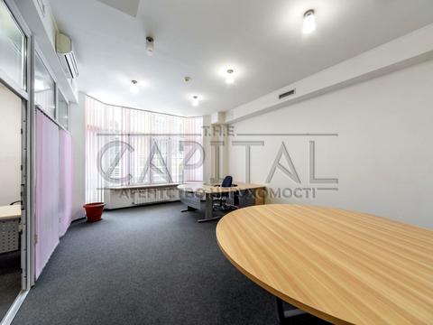 комерційна за адресою Володимирська вул., 49-А