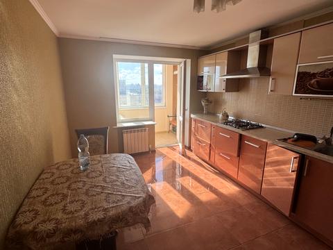 квартира за адресою Старокостянтинівське шосе, 3а