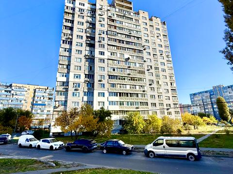 квартира по адресу Червоной Калины просп. (Владимира Маяковского), 30