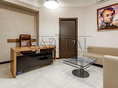 комерційна за адресою Предславинська вул., 30