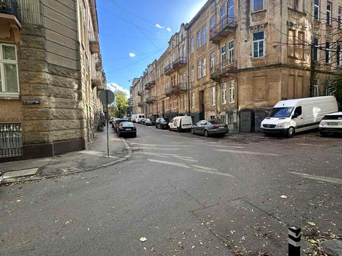 коммерческая по адресу здоровя, 12