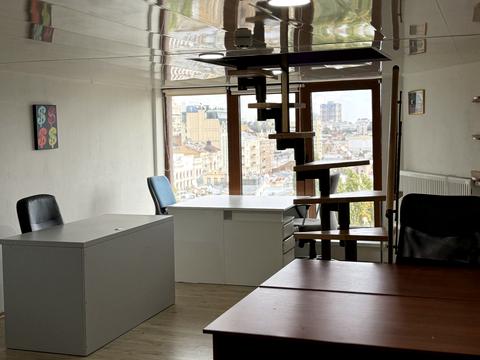 комерційна за адресою Пирогова вул., 2/37б