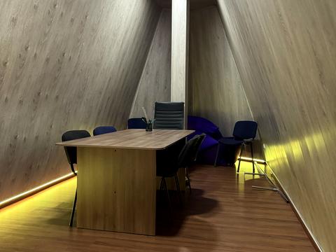 комерційна за адресою Пирогова вул., 2/37б