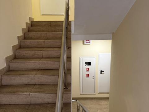 комерційна за адресою Пирогова вул., 2/37б