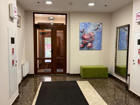 комерційна за адресою Пирогова вул., 2/37б