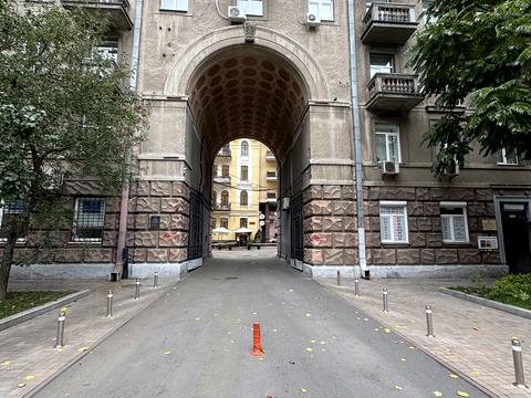 комерційна за адресою Пирогова вул., 2/37б