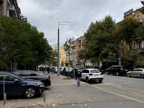 комерційна за адресою Пирогова вул., 2/37б