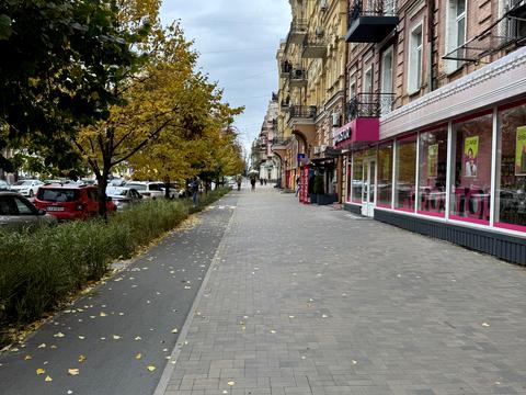 комерційна за адресою Пирогова вул., 2/37б