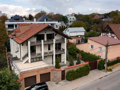 будинок за адресою Добрий Шлях вул.