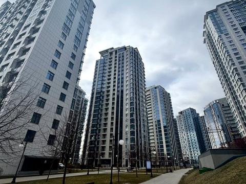 паркомісце за адресою Андрія Верхогляда вул. (Михайла Драгомирова), 9