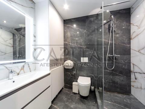 комерційна за адресою Володимирська вул., 51/53