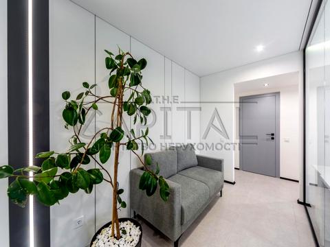 комерційна за адресою Володимирська вул., 51/53