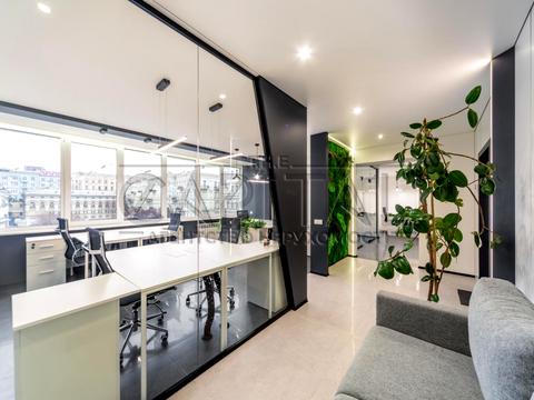 комерційна за адресою Володимирська вул., 51/53