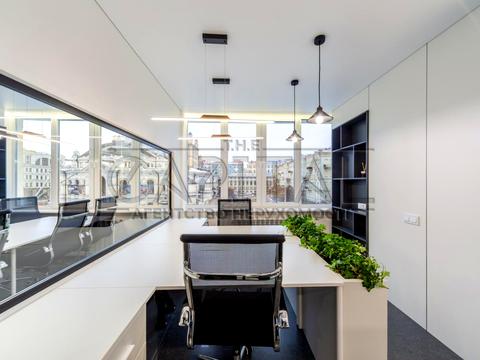 комерційна за адресою Володимирська вул., 51/53