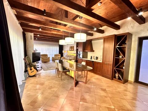 дом по адресу  ул.