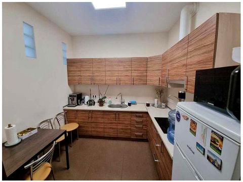 комерційна за адресою Кловський узвіз, 7