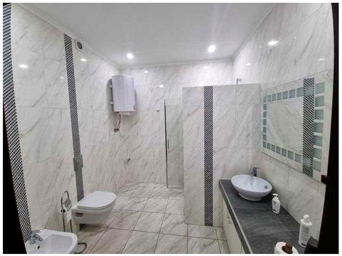 комерційна за адресою Кловський узвіз, 7