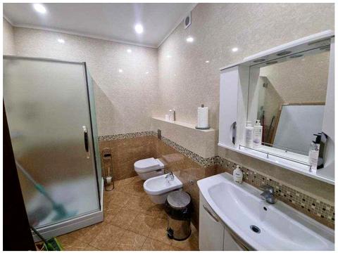 комерційна за адресою Кловський узвіз, 7