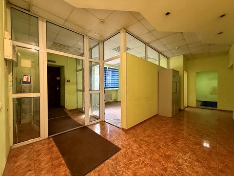 комерційна за адресою Вадима Гетьмана вул., 30